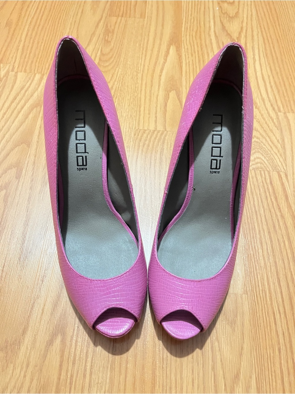 Moda Pink Faux Lizard Peep-Toe Heels 7.5